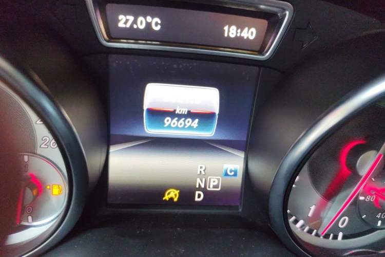 Used Mercedes-Benz GLA 2016 GLA 200 Sport Edition Odometer Close Up