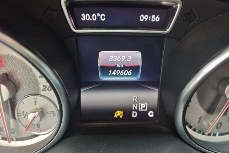Used Mercedes-Benz GLA 2016 GLA 220 4MATIC Luxury Model Odometer Close Up