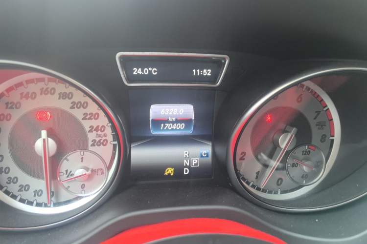 Used Mercedes-Benz GLA 2016 GLA 220 4MATIC Fashion Edition Odometer Close Up
