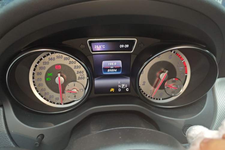 Used Mercedes-Benz GLA 2016 GLA 220 4MATIC Luxury Model Odometer Close Up