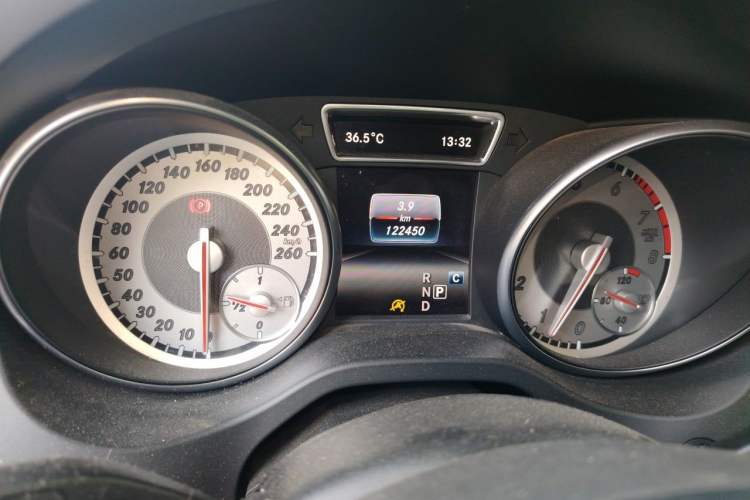 Used Mercedes-Benz GLA 2016 GLA 200 Fashion Model Odometer Close Up