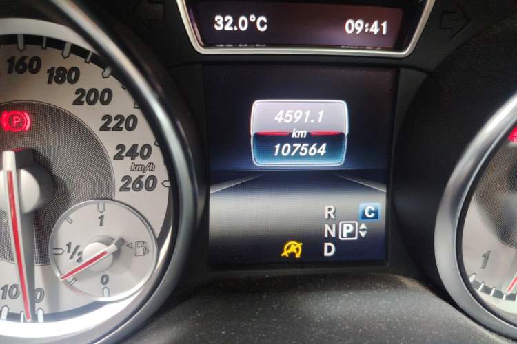 Used Mercedes-Benz GLA 2016 GLA 200 Sport Edition Odometer Close Up