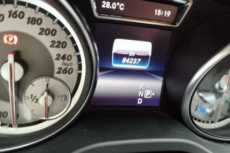 Used Mercedes-Benz GLA 2016 GLA 200 Sport Edition Odometer Close Up