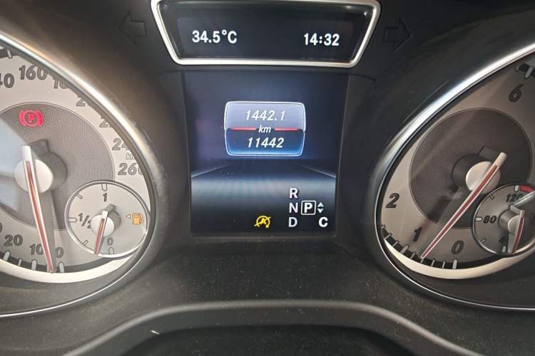 Used Mercedes-Benz GLA 2016 GLA 220 4MATIC Fashion Edition Odometer Close Up