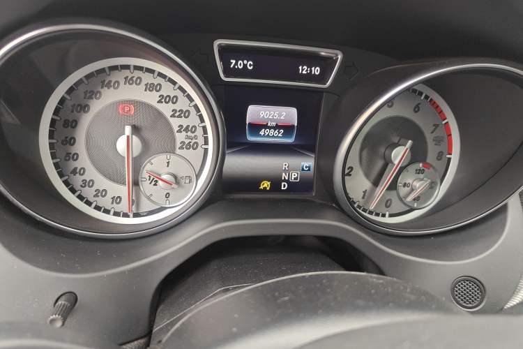 Used Mercedes-Benz GLA 2016 GLA 200 Fashion Model Odometer Close Up