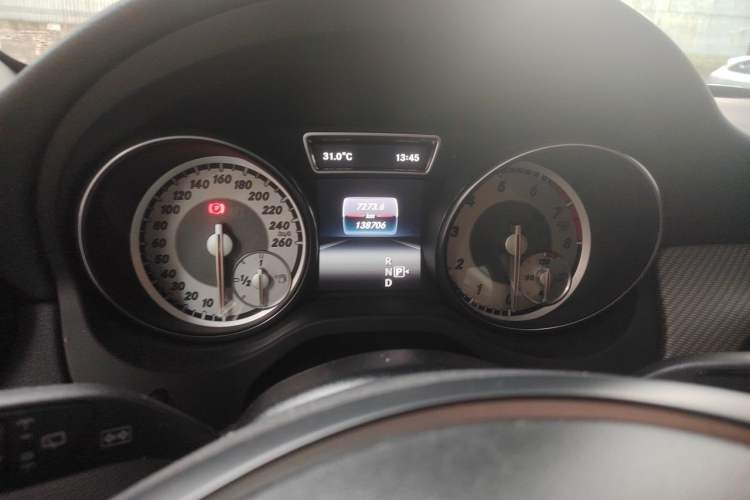 Used Mercedes-Benz GLA 2016 GLA 200 Sport Edition Odometer Close Up