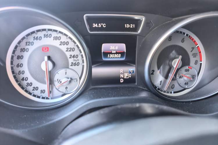 Used Mercedes-Benz GLA 2016 GLA 200 Fashion Model Odometer Close Up