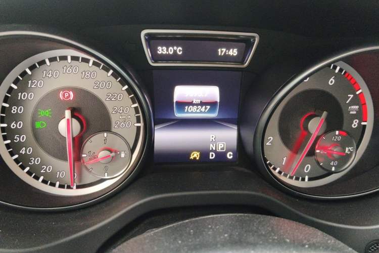 Used Mercedes-Benz GLA 2016 GLA 200 Sport Edition Odometer Close Up