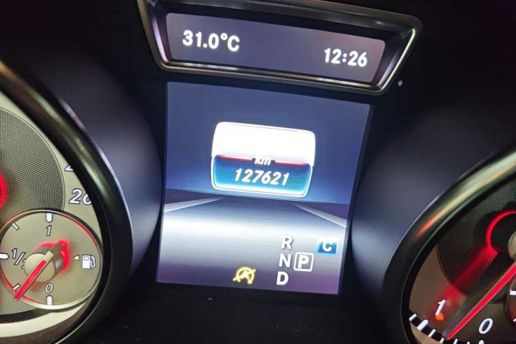 Used Mercedes-Benz GLA 2016 GLA 220 4MATIC Luxury Model Odometer Close Up
