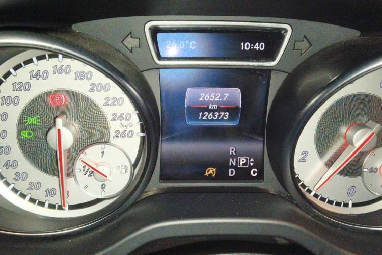 Used Mercedes-Benz GLA 2016 GLA 200 Fashion Model Odometer Close Up