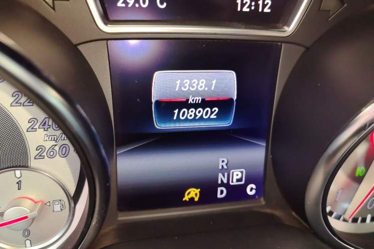 Used Mercedes-Benz GLA 2016 GLA 200 Fashion Model Odometer Close Up