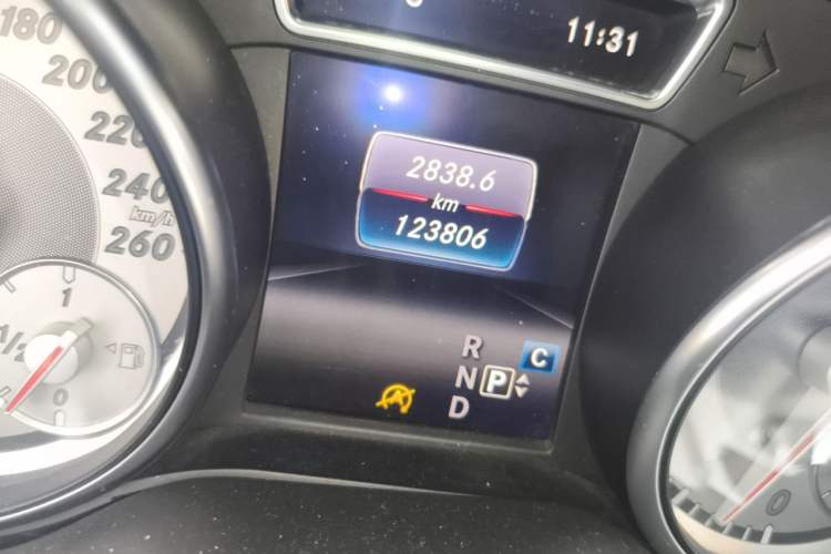 Used Mercedes-Benz GLA 2016 GLA 220 4MATIC Fashion Edition Odometer Close Up