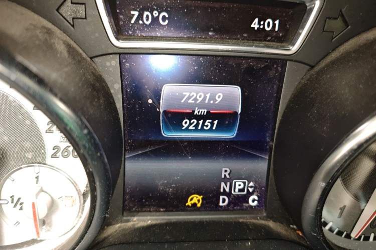 Used Mercedes-Benz GLA 2016 GLA 200 Fashion Model Odometer Close Up