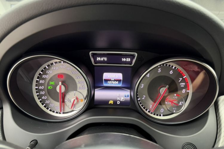 Used Mercedes-Benz GLA 2016 GLA 200 Fashion Model Odometer Close Up