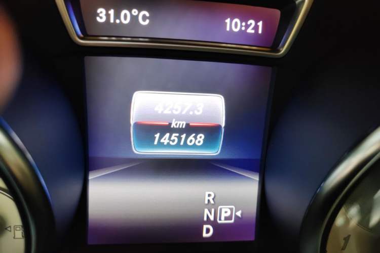 Used Mercedes-Benz GLA 2016 GLA 260 4MATIC Sport Edition Odometer Close Up