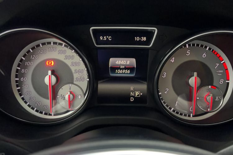 Used Mercedes-Benz GLA 2016 GLA 200 Sport Edition Odometer Close Up