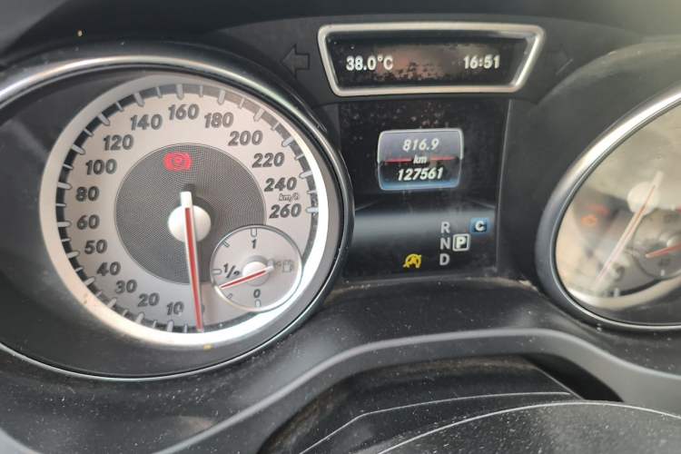 Used Mercedes-Benz GLA 2016 GLA 200 Sport Edition Odometer Close Up
