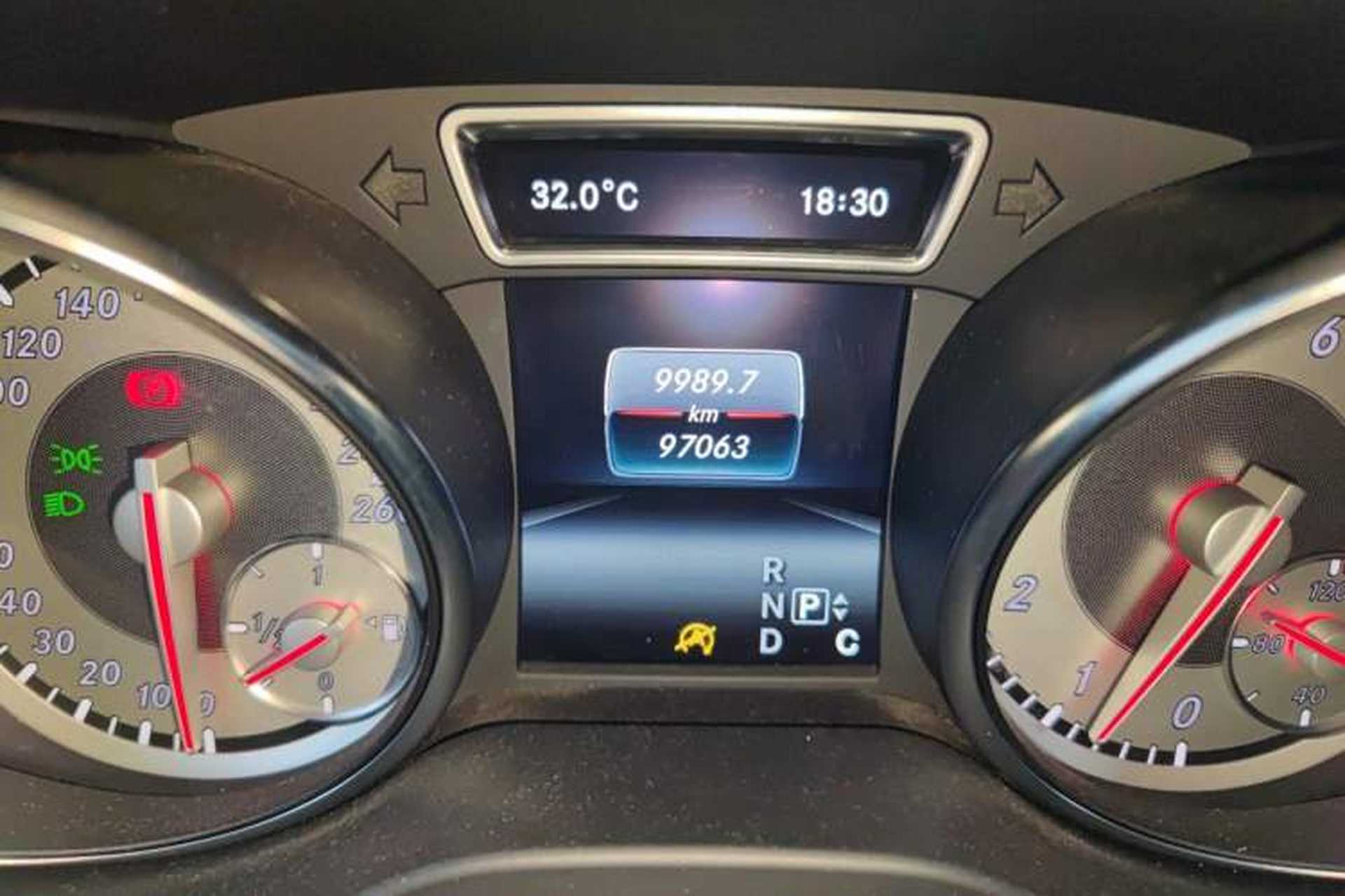 Used Mercedes-Benz GLA 2016 GLA 200 Sport Edition Odometer Close Up