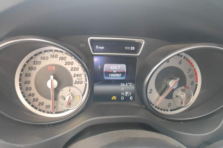 Used Mercedes-Benz GLA 2016 GLA 220 4MATIC Fashion Edition Odometer Close Up