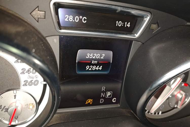 Used Mercedes-Benz GLA 2016 GLA 200 Fashion Model Odometer Close Up
