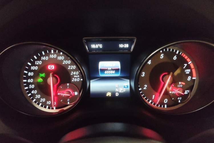 Used Mercedes-Benz GLA 2016 GLA 200 Sport Edition Odometer Close Up