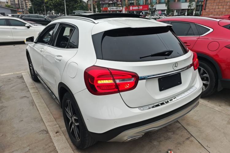 Used Mercedes-Benz GLA 2016 GLA 200 Fashion Model Rear Left 45 Deg