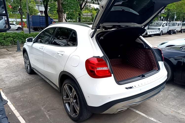 Used Mercedes-Benz GLA 2016 GLA 220 4MATIC Luxury Model Rear Left 45 Deg