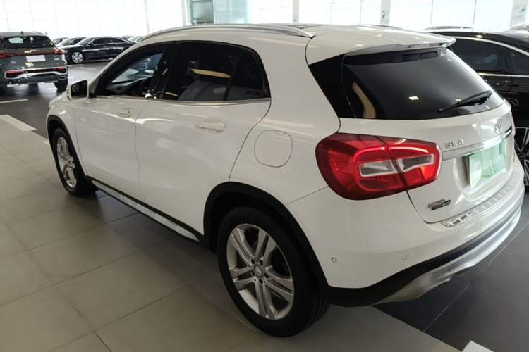 Used Mercedes-Benz GLA 2016 GLA 200 Sport Edition Rear Left 45 Deg