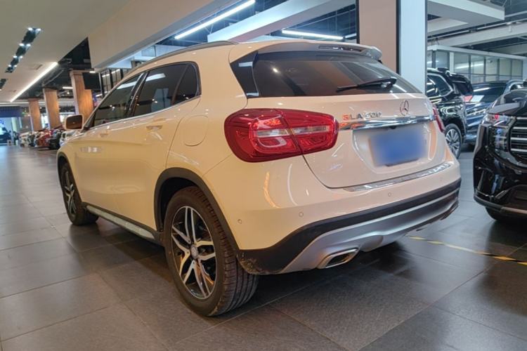 Used Mercedes-Benz GLA 2016 GLA 200 Fashion Model Rear Left 45 Deg