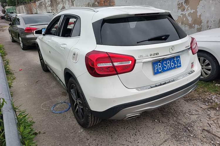 Used Mercedes-Benz GLA 2016 GLA 220 4MATIC Fashion Edition Rear Left 45 Deg