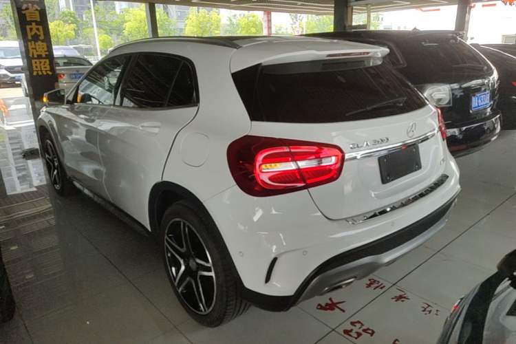 Used Mercedes-Benz GLA 2016 GLA 200 Fashion Model Rear Left 45 Deg