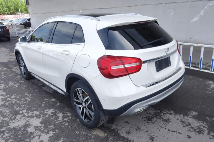 Used Mercedes-Benz GLA 2016 GLA 200 Fashion Model Rear Left 45 Deg