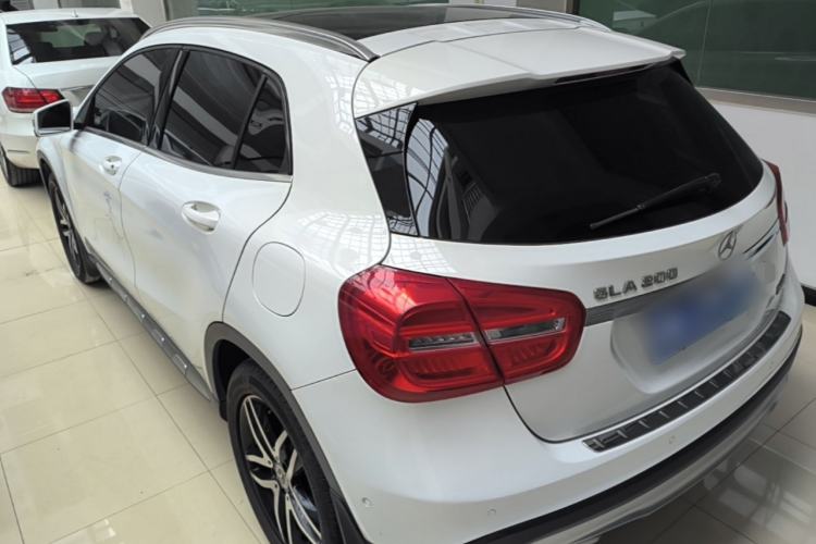 Used Mercedes-Benz GLA 2016 GLA 200 Fashion Model Rear Left 45 Deg