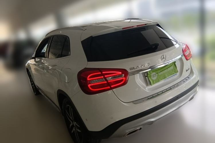 Used Mercedes-Benz GLA 2016 GLA 200 Fashion Model Rear Left 45 Deg