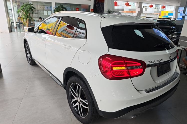 Used Mercedes-Benz GLA 2016 GLA 200 Fashion Model Rear Left 45 Deg