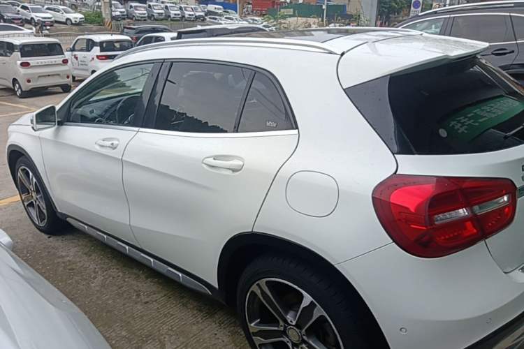 Used Mercedes-Benz GLA 2016 GLA 220 4MATIC Luxury Model Rear Left 45 Deg
