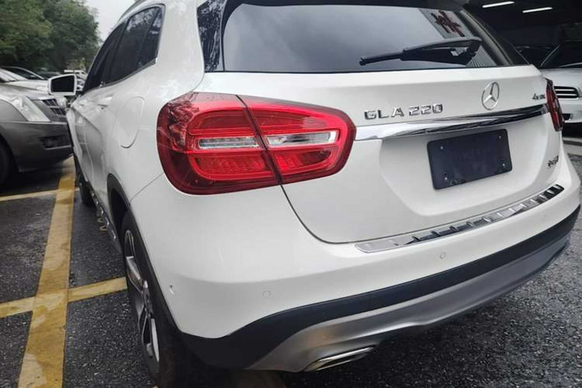 Used Mercedes-Benz GLA 2016 GLA 220 4MATIC Luxury Model Rear Left 45 Deg