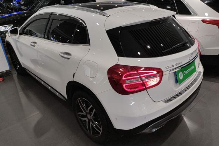 Used Mercedes-Benz GLA 2016 GLA 200 Fashion Model Rear Left 45 Deg