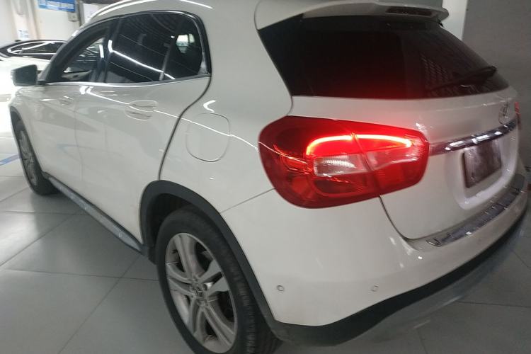 Used Mercedes-Benz GLA 2016 GLA 200 Fashion Model Rear Left 45 Deg