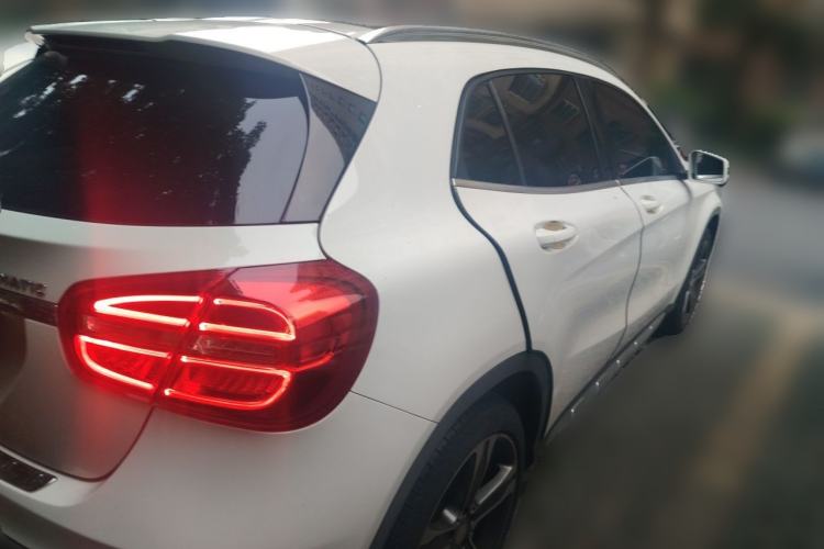 Used Mercedes-Benz GLA 2016 GLA 220 4MATIC Luxury Model Rear Right 45 Deg