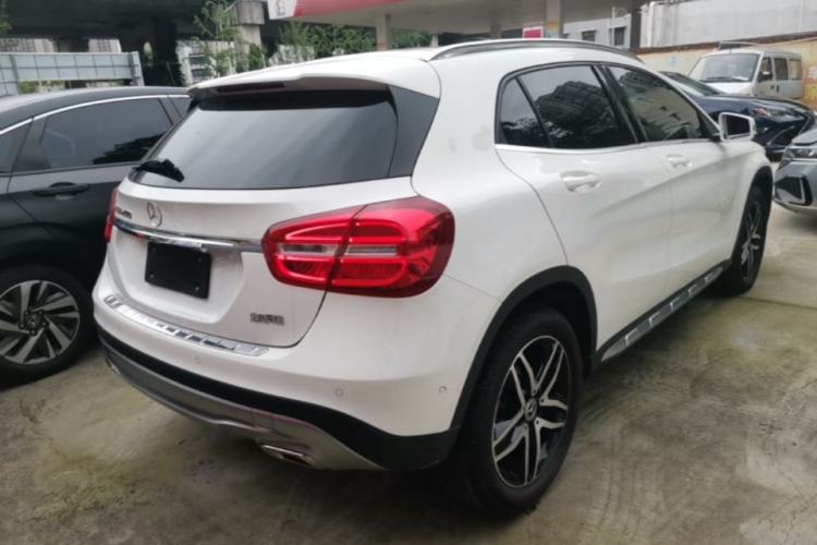 Used Mercedes-Benz GLA 2016 GLA 200 Fashion Model Rear Right 45 Deg