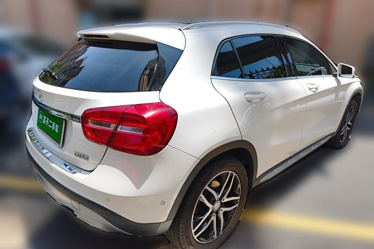 Used Mercedes-Benz GLA 2016 GLA 200 Fashion Model Rear Right 45 Deg