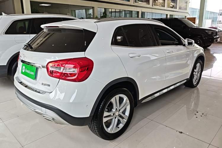Used Mercedes-Benz GLA 2016 GLA 200 Sport Edition Rear Right 45 Deg