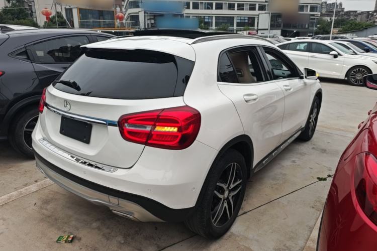 Used Mercedes-Benz GLA 2016 GLA 200 Fashion Model Rear Right 45 Deg