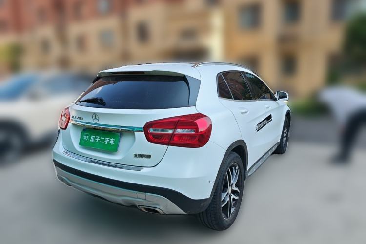 Used Mercedes-Benz GLA 2016 GLA 200 Fashion Model Rear Right 45 Deg