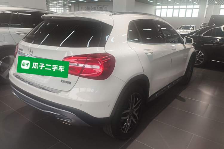 Used Mercedes-Benz GLA 2016 GLA 200 Fashion Model Rear Right 45 Deg