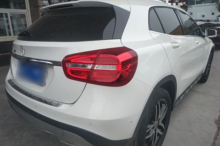 Used Mercedes-Benz GLA 2016 GLA 200 Fashion Model Rear Right 45 Deg