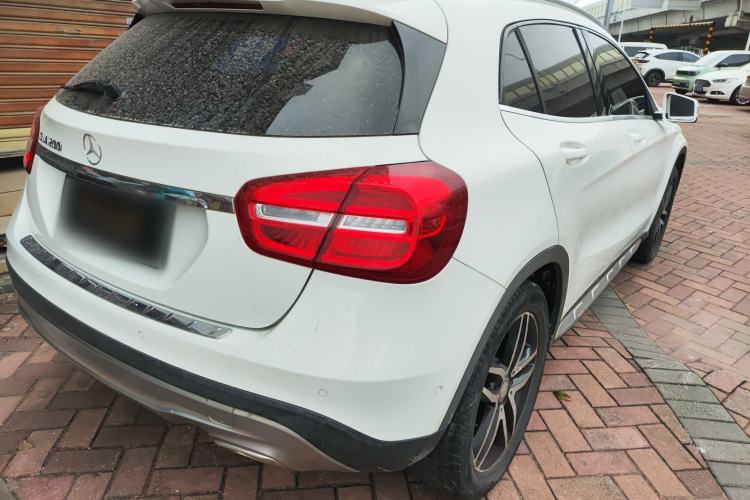 Used Mercedes-Benz GLA 2016 GLA 200 Fashion Model Rear Right 45 Deg