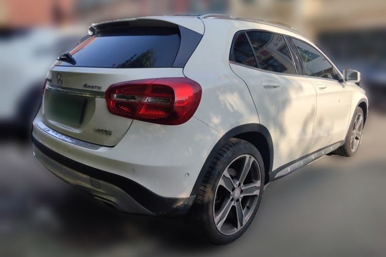 Used Mercedes-Benz GLA 2016 GLA 220 4MATIC Luxury Model Rear Right 45 Deg