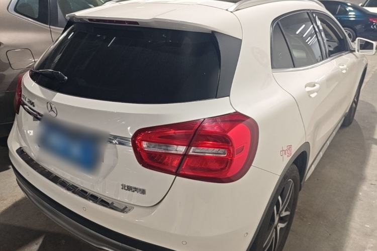 Used Mercedes-Benz GLA 2016 GLA 200 Fashion Model Rear Right 45 Deg
